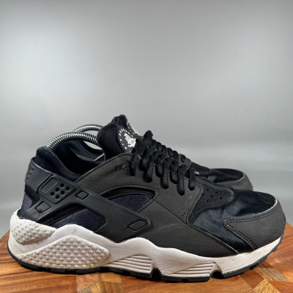 Nike Air Huarache Womens Black White Running Shoes 634835-006 Size 11